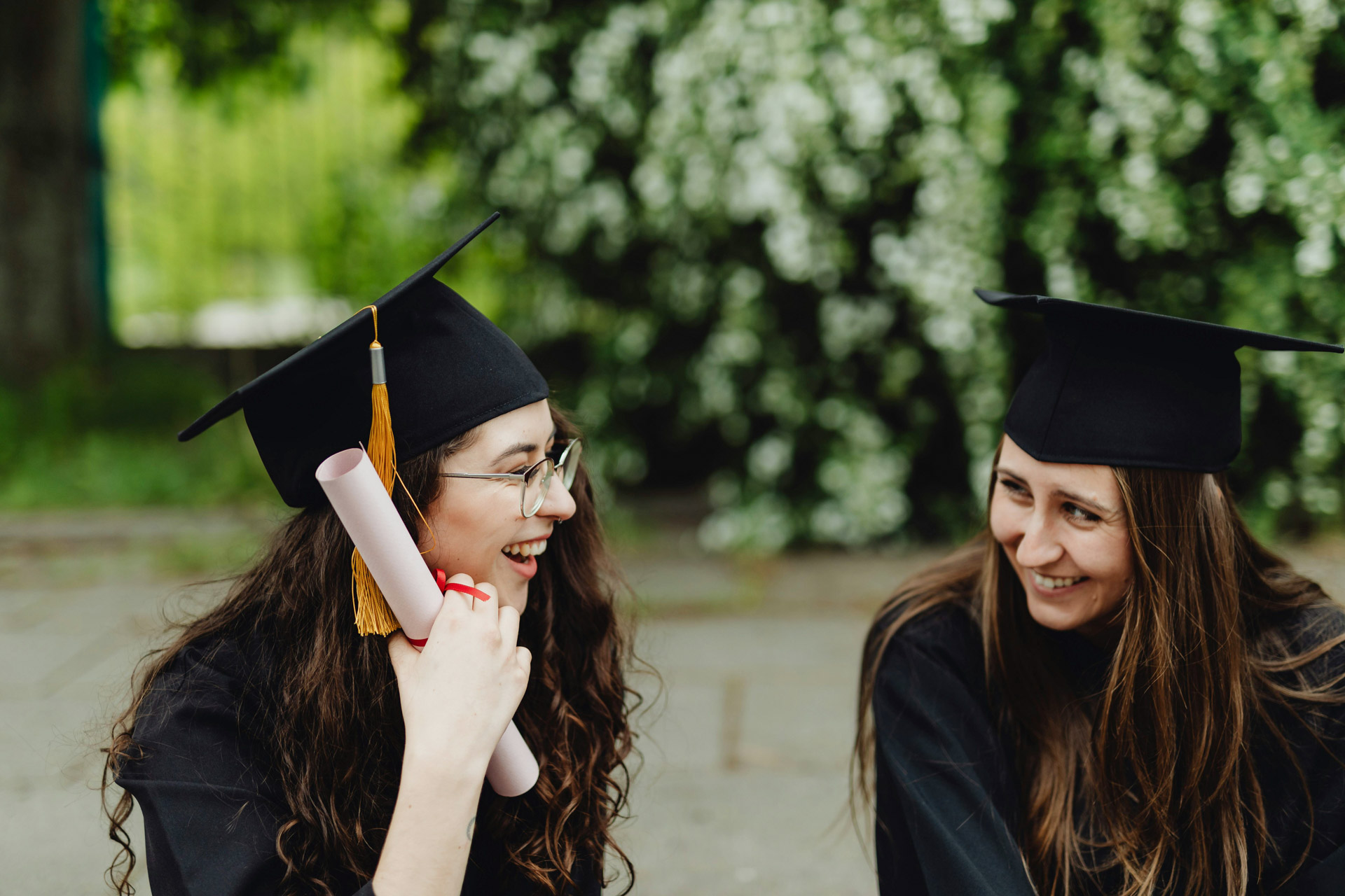 Absolvenți care râd Galați – HB Photography