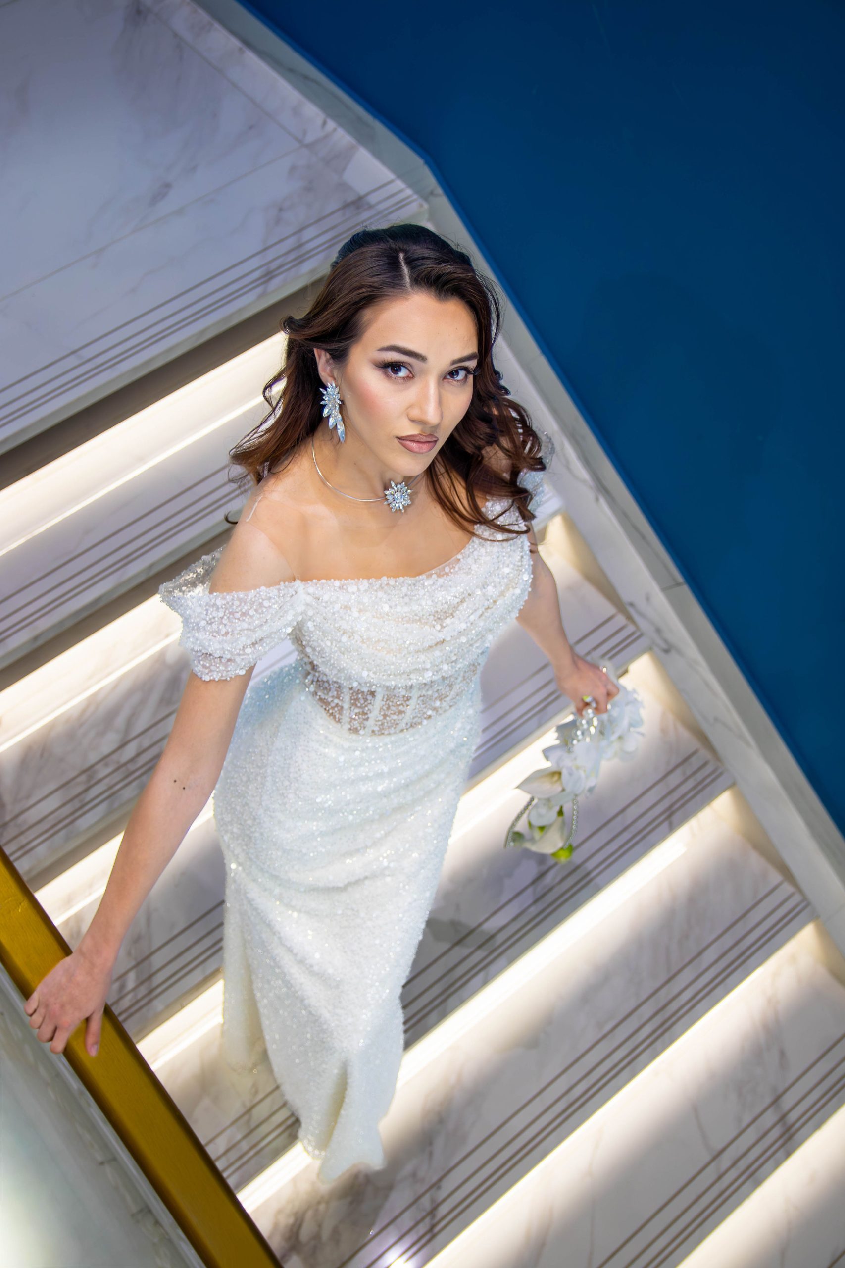 Fotografie mireasă pe scări – Mirra – HB Photography